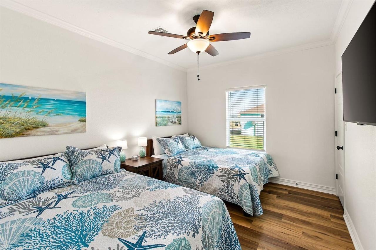 The Breezy Turtle Villa Crystal Beach Exteriör bild